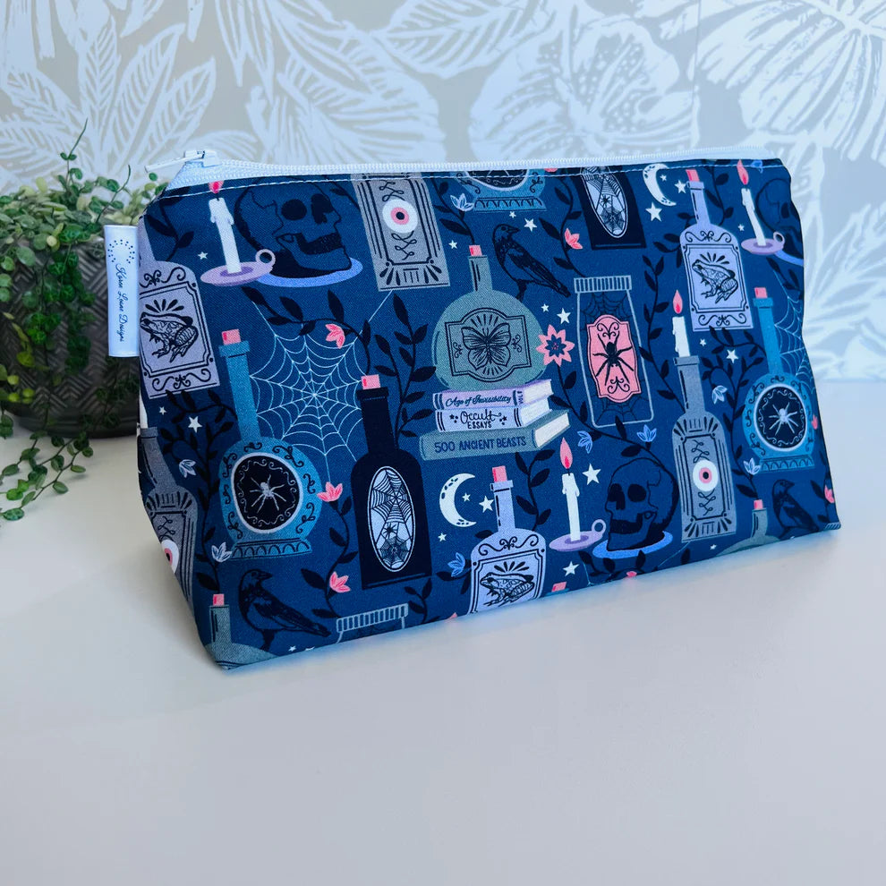 Karen Leone Designs | Toiletries & Cosmetics Bag